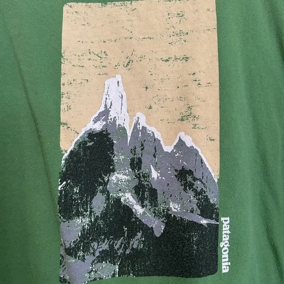Patagonia Forest Green Crewneck Long Sleeve Unisex Tshirt - Picture 5 of 6